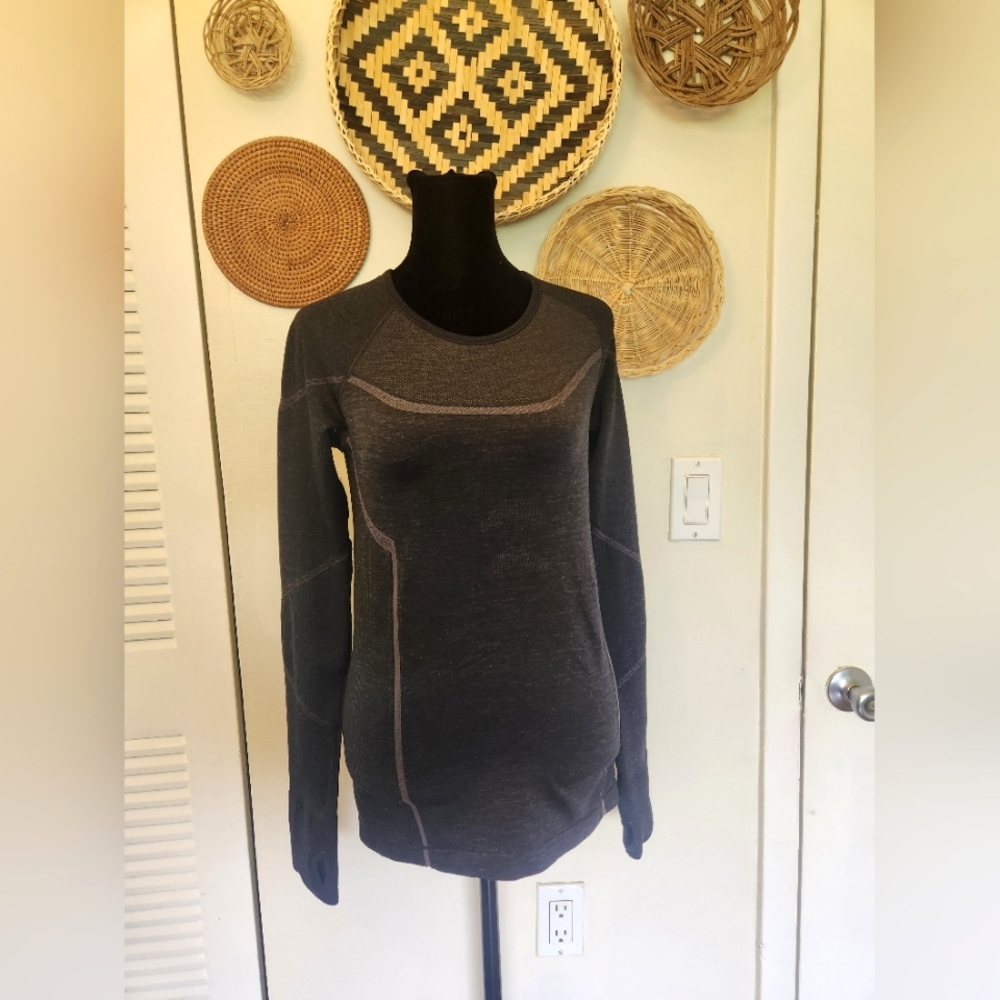 Athleta Dark Gray Long Sleeve Seam Detail Top - Picture 3 of 11